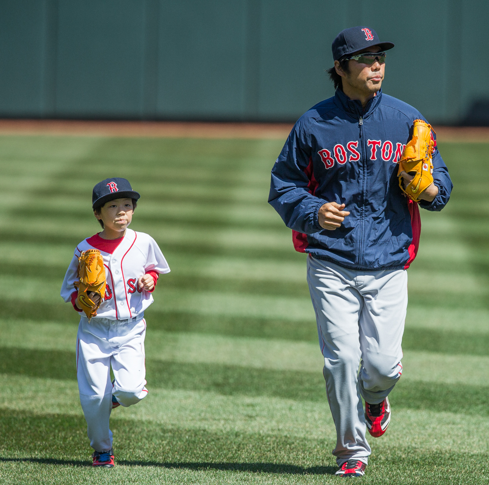 Red Sox reliever Koji Uehara gives the best high fives