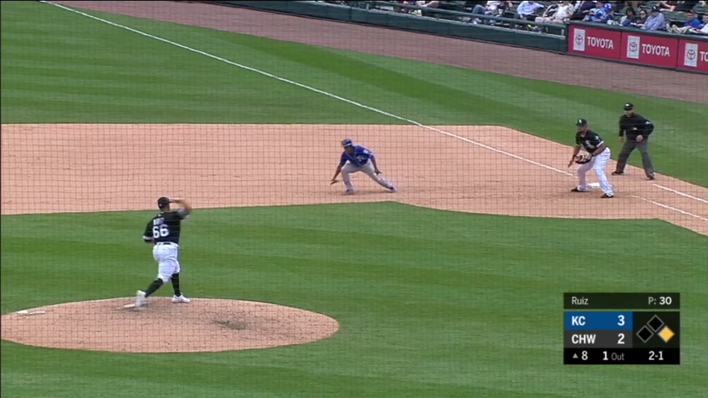 Rougned Odor reveals he's a wizard while running the basepaths