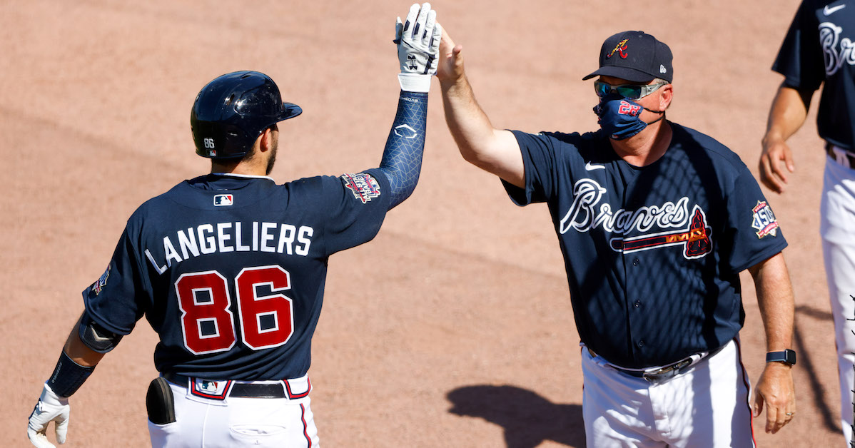 Matt Olson puts on Atlanta Braves jersey for first time 