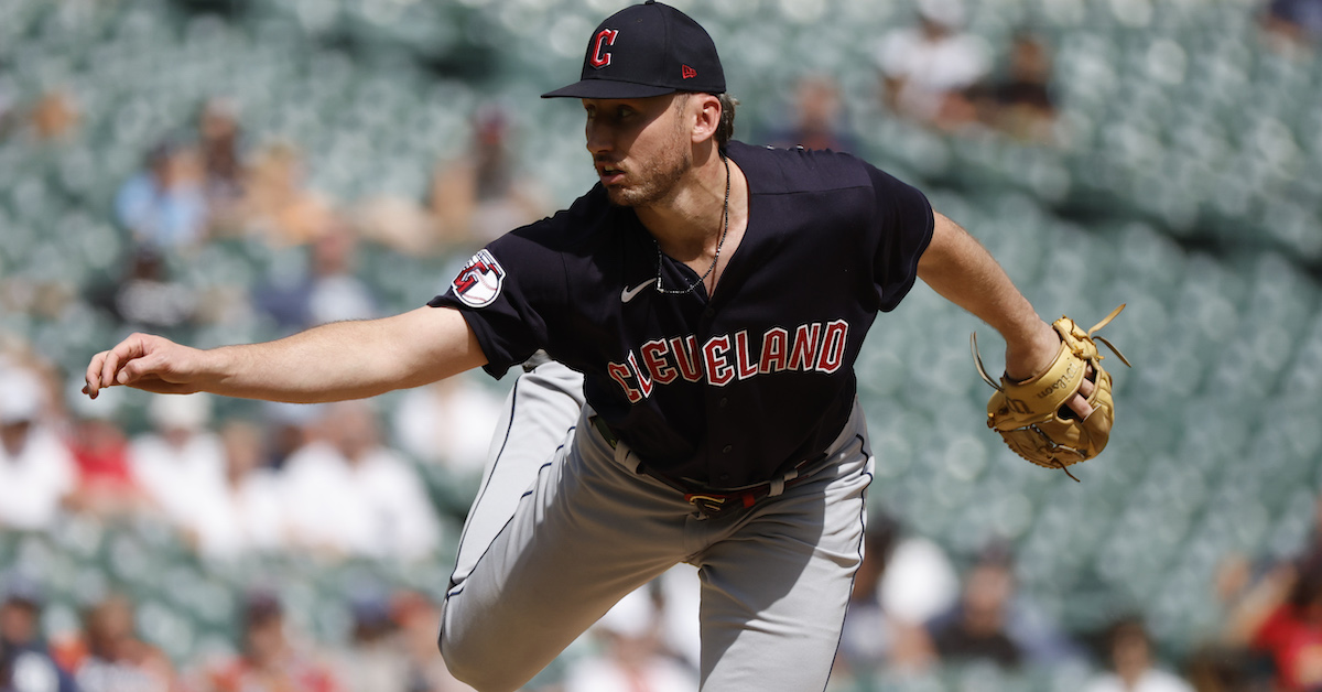 FanGraphs Baseball on X: Trevor Bauer's pitch grips: -Curveball -Screwball  -Two-seam changeup   / X