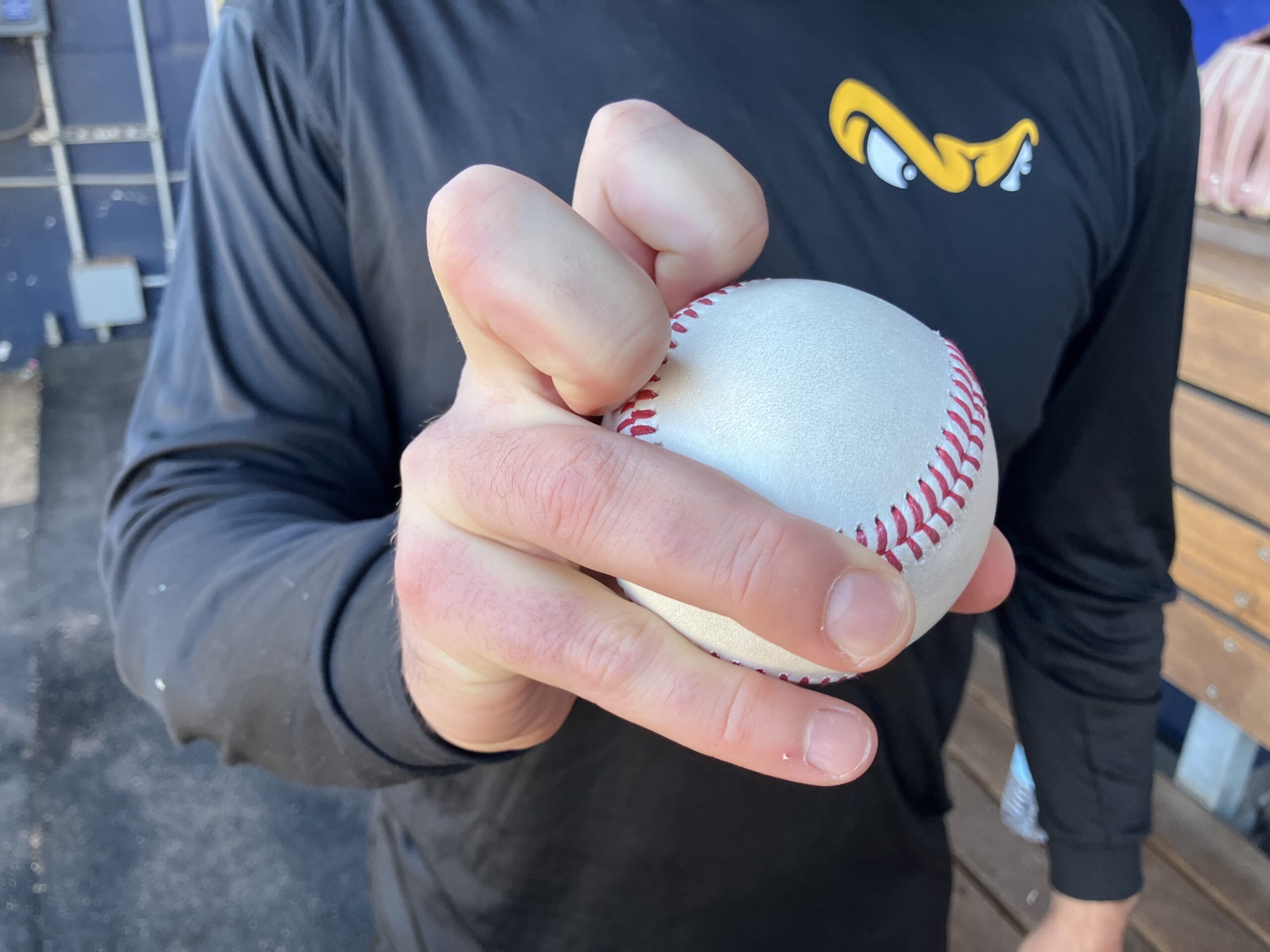 Matt Seelinger demonstrates how he grips his knuckle drop.
